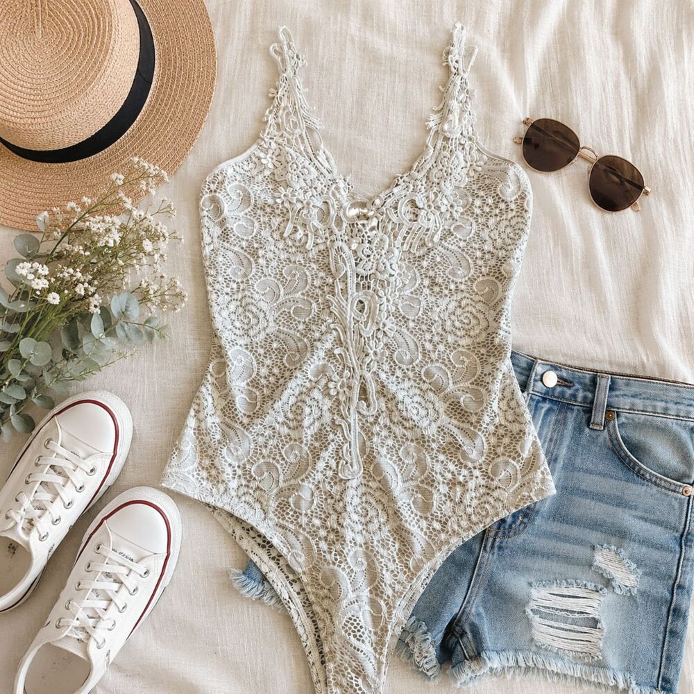 Fashion Nova "Turn Up On Me" Ivory Crochet Lace Bodysuit Boho Bridal Corset M